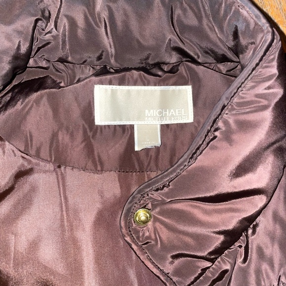 MICHEAL KORS PUFFER VEST - Picture 3 of 4